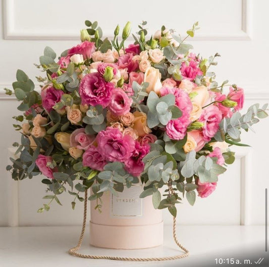 Grace con lisianthus
